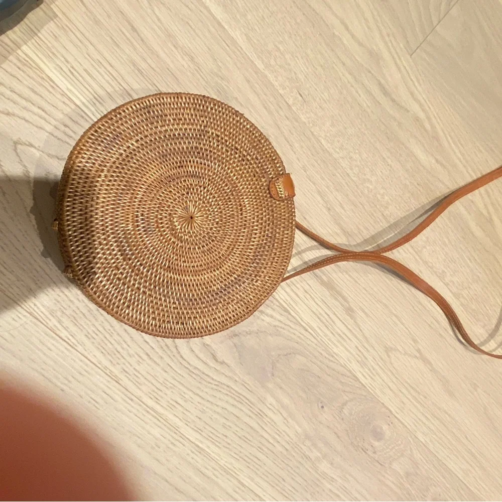 Round Woven Tan Crossbody Bag - Picture 3 of 4